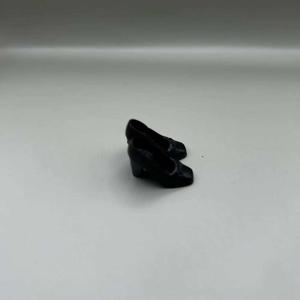 🖤Barbie BLACK Closed Toe Heels Pumps Shoes‎ Vintage China🖤